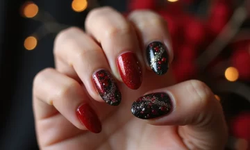 13 Red and Black Dark Winter Nails That Look Like a Cozy Firelight in the Dark